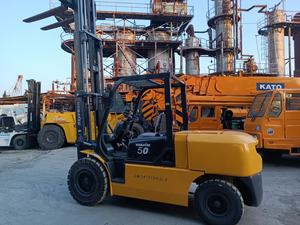 Se Vende Montacargas Usado con Motor Diésel de 5 Toneladas en Buenas Condiciones en Shanghái - Product Image 6