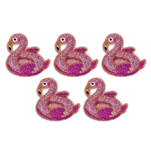 5 Pcs Tùy Chỉnh Màu Hồng <span class=keywords><strong>Sequin</strong></span> Thiên Nga Thêu Vá Sắt Trên Long Lanh Chim Đính Cho Quần Áo Hat Túi Tự Làm Trang Trí - Product Image 1