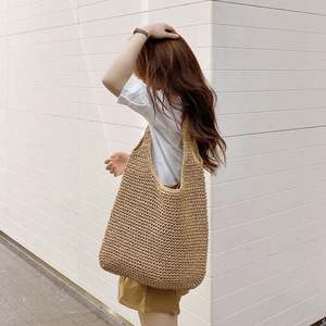 Sacs à main en paille de grande taille pour femmes, sac à bandoulière en rotin naturel tissé, sac de plage d'été, sac fourre-tout fait à la main pour femmes - Product Image 4