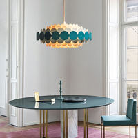 Lustre suspendu en fer LED de style postmoderne et luxueux pour salon