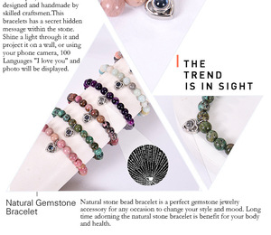 Pulsera de cuentas de piedra de 8mm personalizable OEM 'I Love You' 100 idiomas Brazalete elástico clásico para parejas Foto personalizada - Product Image 5