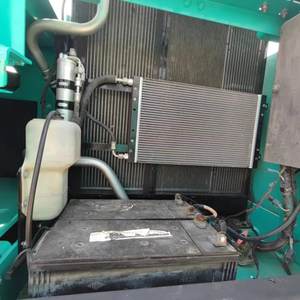 Excavatrice sur chenilles Kobelco Sk200 d'occasion de taille moyenne, prix abordable, qualité garantie, disponible en stock - Product Image 4