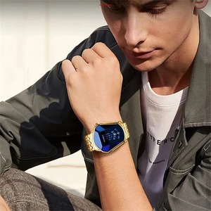Reloj <span class=keywords><strong>de</strong></span> cuarzo deportivo impermeable para hombre HOURSLY 6615, estilo popular <span class=keywords><strong>de</strong></span> video corto, para motociclistas, transfronterizo, <span class=keywords><strong>de</strong></span> moda en redes. - Product Image 5