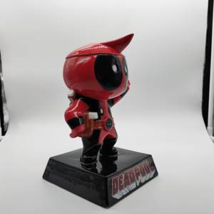 OEM Personnalisé Cool Cartoon Anime <span class=keywords><strong>Marvel</strong></span> Dead and Pool <span class=keywords><strong>Hero</strong></span> Poupée en résine Sculpture Personnage Printemps Figure en résine Jouet de dessin animé - Product Image 5