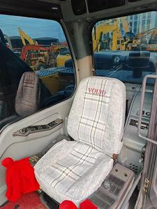 Excavatrice sur chenilles Volvo EC300dl 30 tonnes d'occasion Origina à faibles heures de travail à vendre à bas prix - Product Image 4