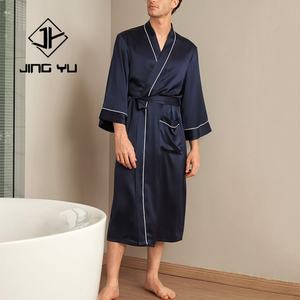 Peignoir de luxe pour homme, nouvelle conception 2024, logo personnalisé, 100% soie, vêtements de maison, quatre saisons, hôtel - Product Image 1