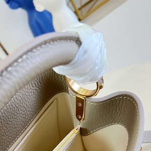 Bolso <span class=keywords><strong>de</strong></span> Solapa Cuadrado Horizontal <span class=keywords><strong>de</strong></span> Lujo con Diseño Geométrico <span class=keywords><strong>de</strong></span> Piel Genuina <span class=keywords><strong>de</strong></span> Avestruz Duradera 2026, con Cadena Dorada Superior para Fiestas - Product Image 4