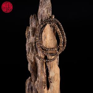 Pulsera de cuentas de botón de madera de agar natural de Malasia de 6 mm, con propiedad de hundimiento lento, joyería aromática de madera envejecida - Product Image 1