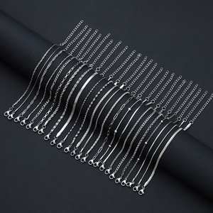 <span class=keywords><strong>Bracciale</strong></span> Unisex in Acciaio Inossidabile Placcato Oro 18K con Catena e Maglie, Gioiello Versatile e alla Moda Cenda Best-Seller - Product Image 5