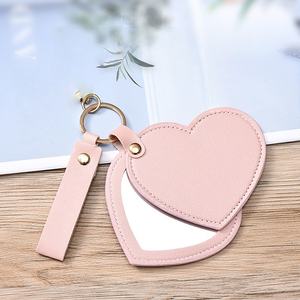 Porte-clés en cuir PU en forme de cœur avec logo personnalisé, miroir de poche portable pour sac à main, idéal pour les voyages - Product Image 5