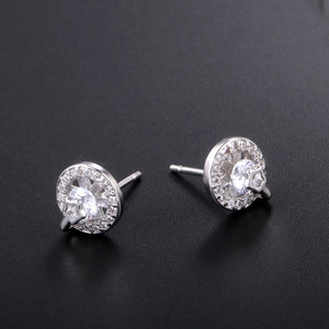 AvaDava Boucles d'oreilles clous en cristal, argent 925, sertissage clos en strass, classiques pour femme, à porter au quotidien - Product Image 5