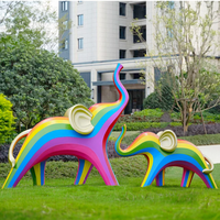 Escultura Decorativa de Fibra de Vidrio con Pintura Degradada Brillante, Superficie Lisa, Modelo de Animal de Dibujos Animados de Lujo, Decoración Creativa para Atrios de Centros Comerciales
