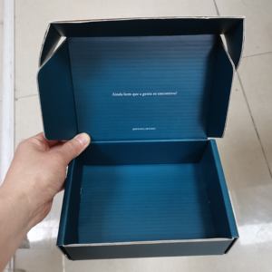 小さな段ボールの郵便箱ホワイト郵送用包装ロイヤルメール小さな小包 - Product Image 1