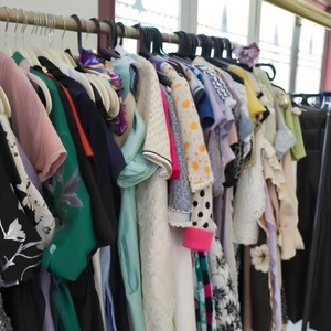 Vestidos de Verano de Poliéster para Mujer, Nuevos, de la Marca Rwk, Estilos Variados, en Pacas, Venta al Por Mayor, Suministro de Fábrica de Guangdong - Product Image 2