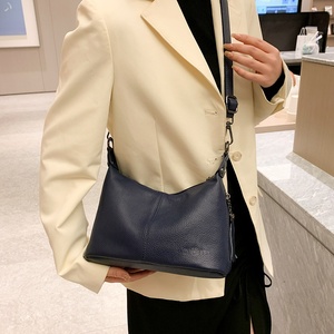 Wholesale Popular Hobo Handbags for Women Designer <strong>Faux</strong> <strong>Leather</strong> Hobo Crossbody <strong>Bags</strong> Retro Large Size <strong>Bucket</strong> Purse Shoulder <strong>Bag</strong> - Product Image 3