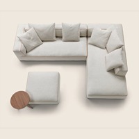 Modernes Flaches Ecksofa in Hellgrauem Stoff, Tiefsitzende Modulare Wohnzimmermöbel mit Beistelltischen für Apartments
