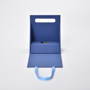 Cajas rígidas portátiles magnéticas personalizadas Juegos de maquillaje de lápiz labial Cinta triangular Caja de regalo cosmética con asa - Product Image 3