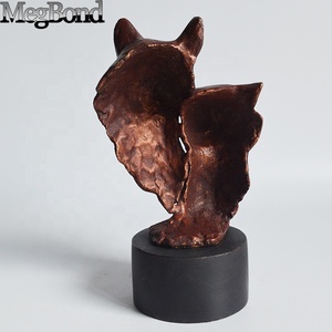 Têtes de loup en fonte Sculpture abstraite en bronze Figurine double loup pour décoration intérieure - Product Image 4