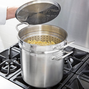 Olla para Pasta de Diseño Moderno 2025 con Cuatro Compartimentos, Tapa con Colador, Hervidor para Pasta y <span class=keywords><strong>Vaporera</strong></span> para Verduras, Hecha de Metal - Product Image 4