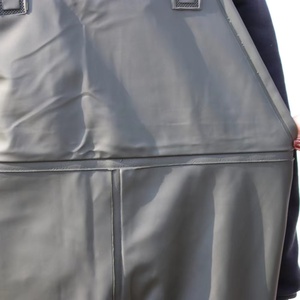 Pantalons de pêche en PVC élastiques et imperméables de haute qualité, écologiques et respectueux des droits du travail - Product Image 6