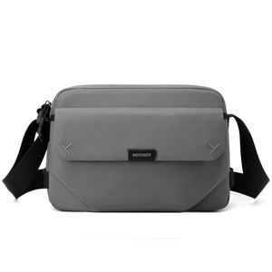 Bolso de Hombro de Alta Gama para Hombre, Diseño Cruzado de Moda para Uso Casual, Viajes al Aire Libre, Bolso de Pecho Pequeño y Portátil - Product Image 4