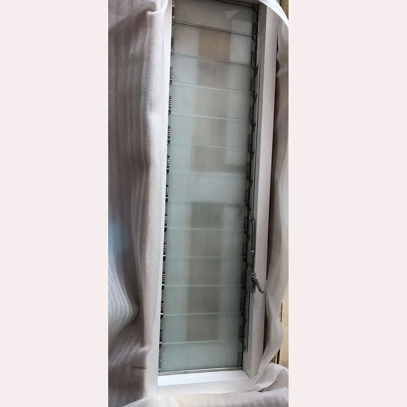Volets de ventilation en verre en aluminium pour salle de bain.