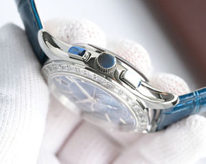 Reloj Mecánico de Alta Gama 2025, Sumptuoso y Exquisito, con Correa de Cuero, Esfera con Indicadores, Resistente al Agua, Ideal para la Playa, Deportes Acuáticos, Fiestas en la Piscina - Product Image 4