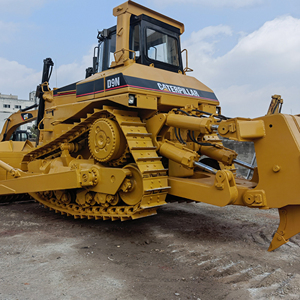 Bulldozer à chenilles d'occasion pour chat D9N, japon, bon état Offre Spéciale - Product Image 1