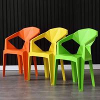 Chaises de jardin en plastique, petit ensemble de table à manger, 4 chaises, chaises de patio d'extérieur empilables, table à manger rouge avec 6 chaises
