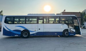 Autobús Urbano Kinglong de 48 Asientos, Económico, Usado, con Acabados de Lujo y Resistente a la Intemperie, para Transporte de Pasajeros, en Venta - Product Image 2