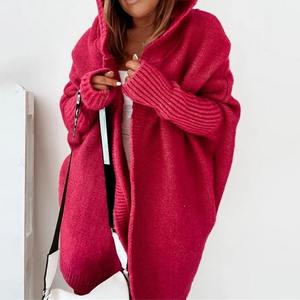 Cardigan régulier décontracté pour femmes avec manches chauve-souris, coupe ample, pull d'automne avec logo sur le devant. - Product Image 3