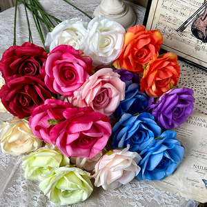 Flor Artificial de Seda, Rosa de 3 Cabezas, Realista, para Decoración de Bodas y Hogar - Product Image 1