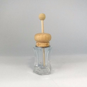 Bottiglie di Vetro Trasparente Personalizzate 8ml Forma Rotonda Piatta Vuote per Profumo da Auto Bottiglie per Vino con Coperchi Quadrati in Legno e Corde - Product Image 5