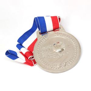 Médaille de sport personnalisée 2D 3D avec placage nickel, conception sur mesure pour événements sportifs, compétitions, basketball, avec cordon - Product Image 1