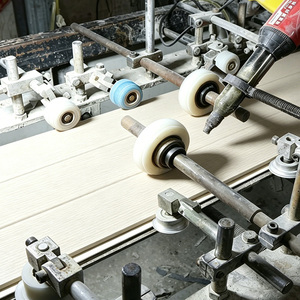 Panel de Techo de PVC Moderno con Sistema de Encaje, Superficie Limpiable, para Instalación de Rejillas de Techo en Interiores de Hoteles - Product Image 2