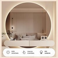 Coiffeuse de luxe moderne en bois blanc avec grand miroir LED rétroéclairé et tabouret sur pied, idéale pour appartement, chambre et salon