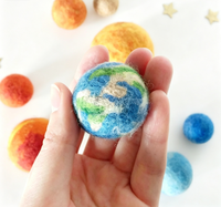 Ensemble de jouets en feutre de laine sur le thème des planètes du système solaire, faits à la main, balles en feutre de différentes tailles, jouets doux et interactifs pour chats