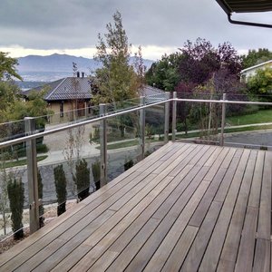 Rampe en <span class=keywords><strong>verre</strong></span> pour l'extérieur personnalisée avec balustrade en fer en alliage d'aluminium <span class=keywords><strong>Fixation</strong></span> de serrage en métal pour encastrement de <span class=keywords><strong>verre</strong></span> Cadre de balustrade pour balcon - Product Image 6