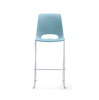 Tabouret de bar élégant en plastique avec base en métal, sièges commerciaux haut de gamme populaires pour les événements et banquets américains