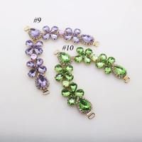 Vente en gros de tongs en métal strass et cristal en forme de V Clips chaîne de chaussures décoration boucle accessoires pour femmes