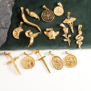 Bijoux personnalisés, pendentif serpent en or plaqué or 18 carats en acier inoxydable, croix de Jésus <span class=keywords><strong>CHRISTOPHER</strong></span>, pour hommes et femmes - Product Image 4