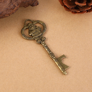 Wholesale Antique Gold Silver Plated Metal <strong>Santa</strong> <strong>Key</strong> Christmas Decoration Supplies <strong>Santa</strong> Magic <strong>Key</strong> for Christmas Gifts - Product Image 5