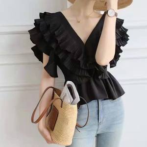 Chemise pour femme à col en V qui définit la taille, avec volants plissés et haut sans manches, tendance - Product Image 3