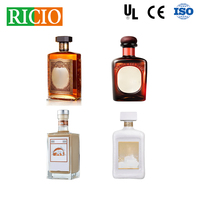 Machine d'étiquetage automatique verticale RICIO Factory ODM pour bouteilles plates carrées de 2L, autocollante, pour l'étiquetage supérieur et latéral des produits alimentaires et chimiques quotidiens