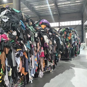 リサイクル綿ぼろ --繊維廃棄物 濃色Tシャツ-- 工業用拭き掃除用100%綿ぼろ - Product Image 1