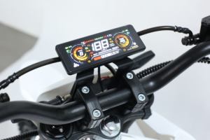 Vélo tout-terrain à moteur central étanche IPX6 avec batterie au lithium 72V 25Ah et moteur 2500W pour adultes, idéal pour les aventures extrêmes - Product Image 4