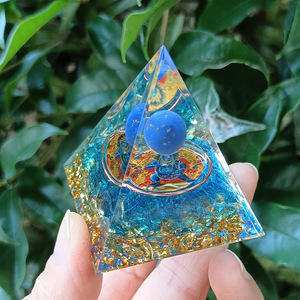 Pirámide de Cristal con Piedras, Resina Epoxi, Manualidades, Bola Azul de 5 cm, Decoración de Escritorio, Adorno para Pecera, Regalo - Product Image 2