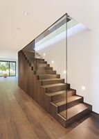 Escalier flottant réglable avec support mobile, profondeur de marche personnalisable, escaliers cantilever polyvalents