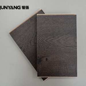 พื้นไม้เนื้อแข็งหนา 28 มม. สำหรับโรงงาน แผ่นไม้อัดปูพื้นรถบรรทุก 19-21 ชั้น ไม้อัดปูพื้นตู้คอนเทนเนอร์เหล็ก - Product Image 4