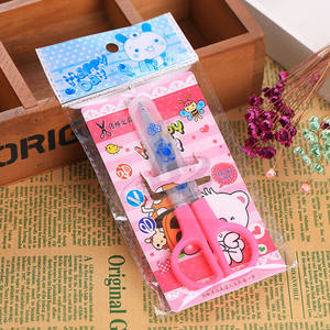 <span class=keywords><strong>Ciseaux</strong></span> de coupe de papier pour la <span class=keywords><strong>maternelle</strong></span> pour les étudiants <span class=keywords><strong>Ciseaux</strong></span> de sécurité manuels pour enfants et <span class=keywords><strong>ciseaux</strong></span> en plastique avec emballage en gros - Product Image 4